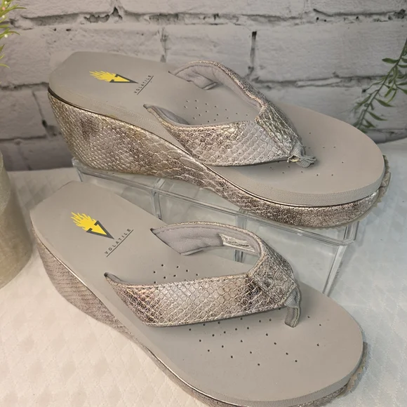 Volatile Metallic Taupe Snake-Texture Wedge Thong Sandals PLATFORM SUMMER SIZE 7 - Picture 4 of 9